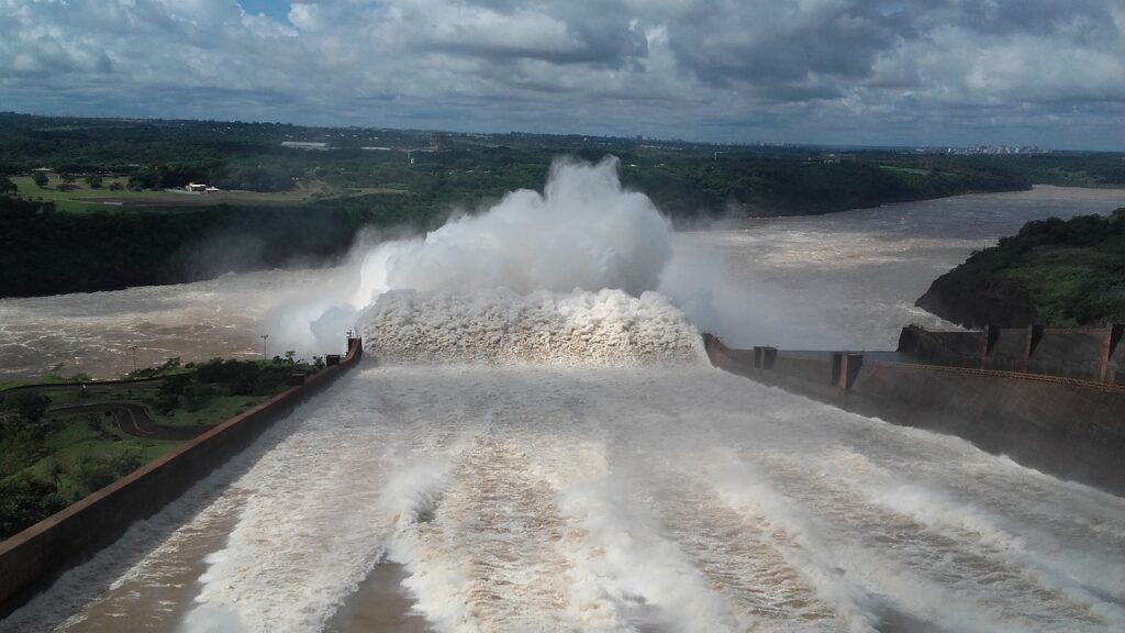 itaipu plant, hydroelectric, hydroelectric plant-1260571.jpg